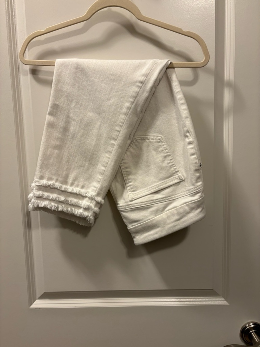 Chico's White Layered Fray Ankle Capri Jeans
